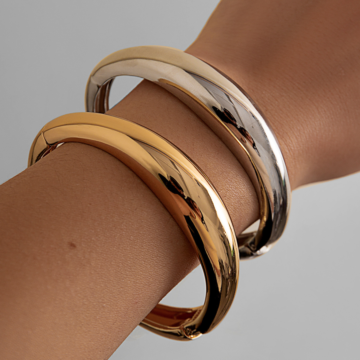 KMVEXO-pulsera redonda lisa para mujer, brazalete minimalista con textura de Color dorado y plateado, joyería para muñeca, joyería para pareja Steampunk