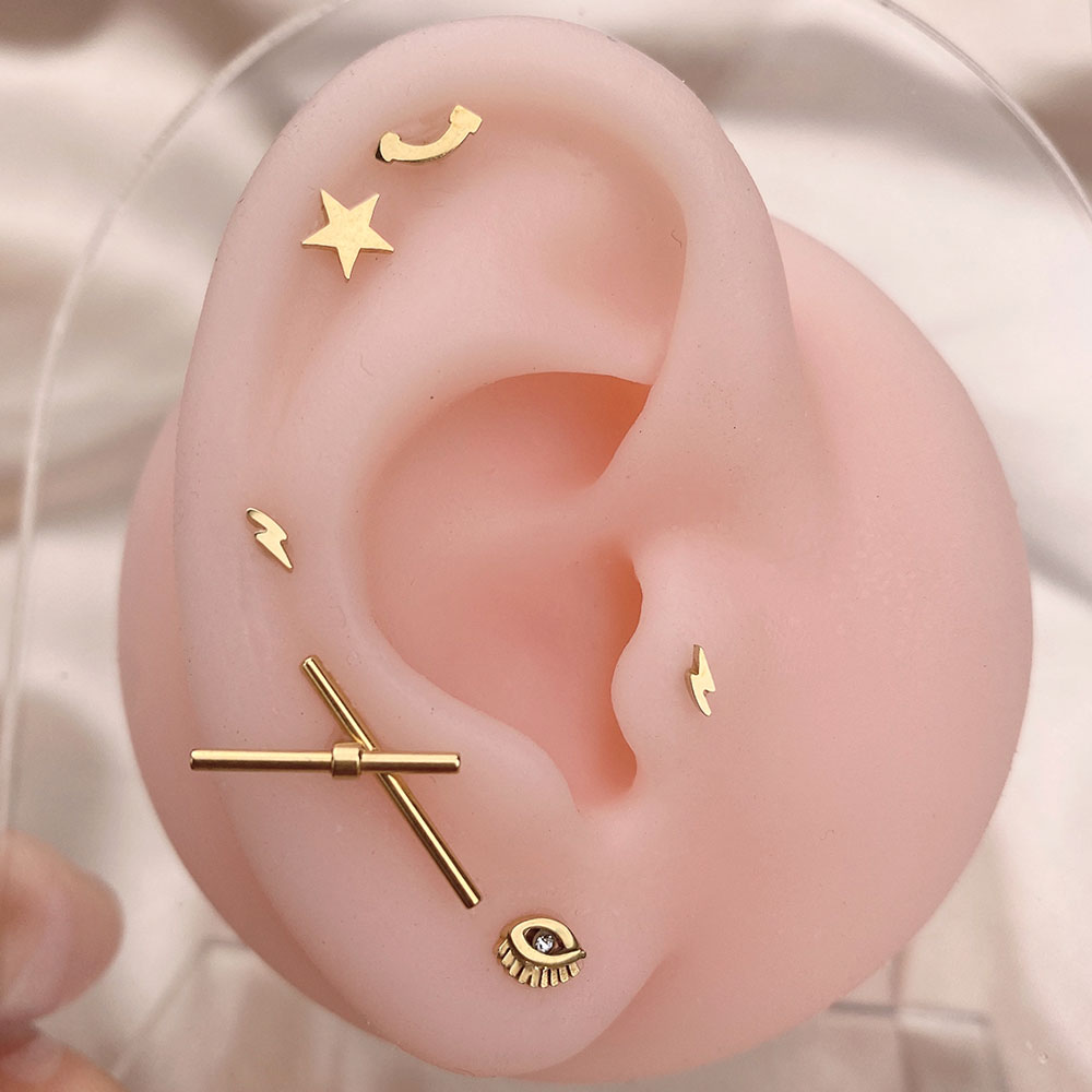 1Pcs Mini Rvs Oor Tragus Kraakbeen Helix Piercing Vlinder Daisy Kroon Sneeuwvlok Ster Kruis Emaille Studs Earring