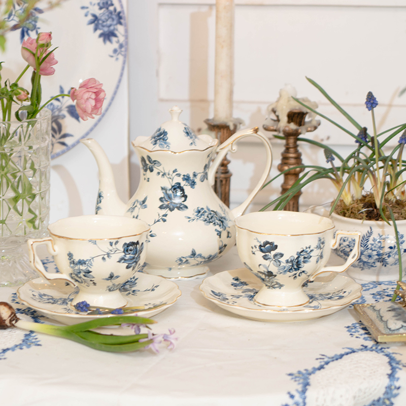 Vintage Blue Teapot Tea Cup Set Rose Ceramic English Country Coffee Cup Saucer Pot Classical Home Kitchen Dessert Cake Plate