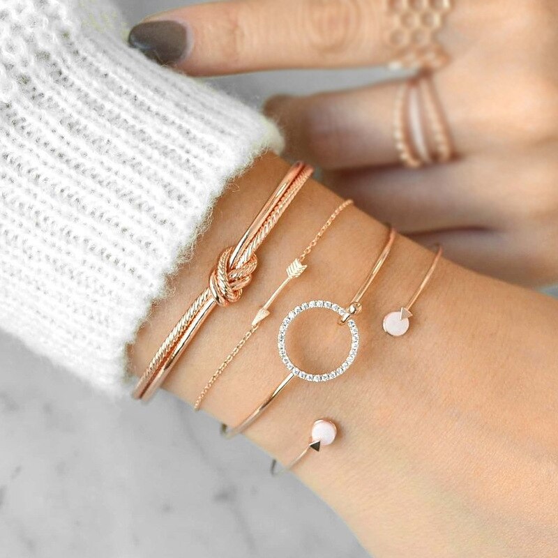 Modyle 4 stks/set Mode Brief Liefde Arrow Driehoek Knoop Cactus Chain Gold Bangle Set Lady Exquisite Verstelbare Sieraden Verjaardag: 82800