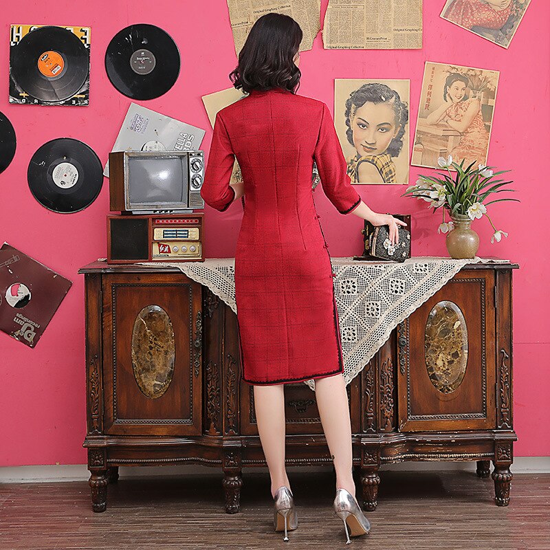 Vintage Chinese Mandarin Collar Dress Winter Suede Knee Length Cheongsam Women Qipao Slim Wedding Dresses Vestido S-4XL