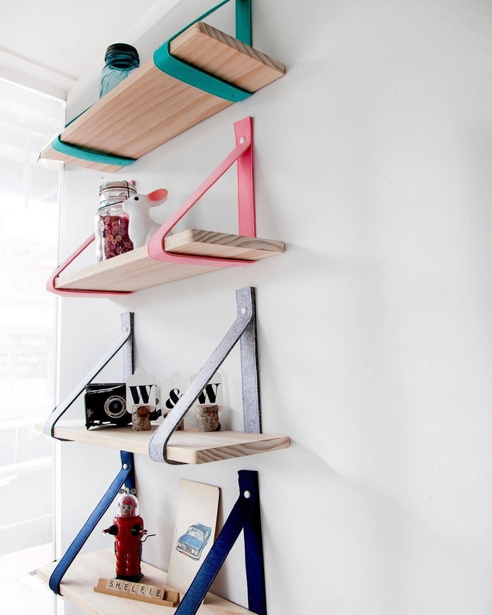 Nordic Eenvoudige Vilt Doek Houten Decoratieve Muur Plank Houten Muur Houder Rack Home Decoratie Creatieve Ambachtelijke Opslag Plank