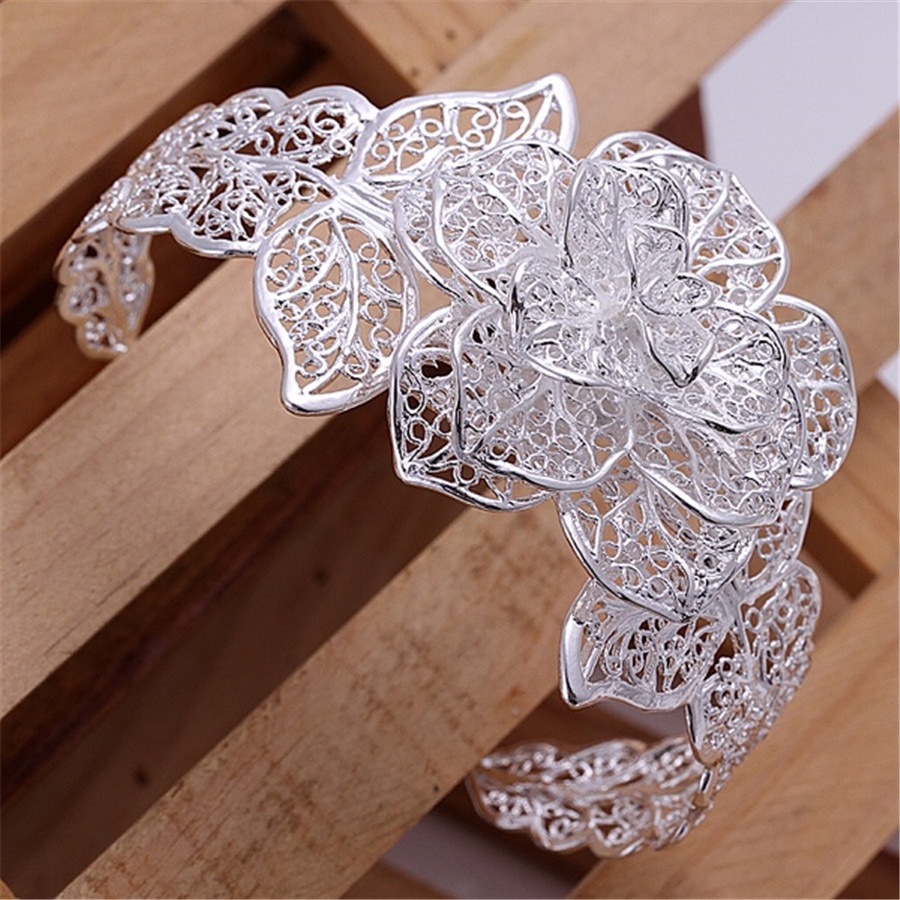 Explosion models selling silver color jewelry factory direct simple trend women three layers flower bracelets