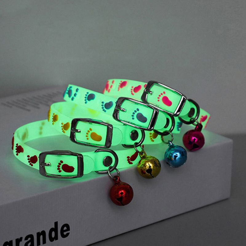 1pc lichtgevende halsbanden voor huisdieren met bellen die 's nachts oplichten, halsbanden voor honden en katten, kettingen, lichtgevende halsbanden, lichtgevende halsringen, accessoires voor huisdieren  c42
