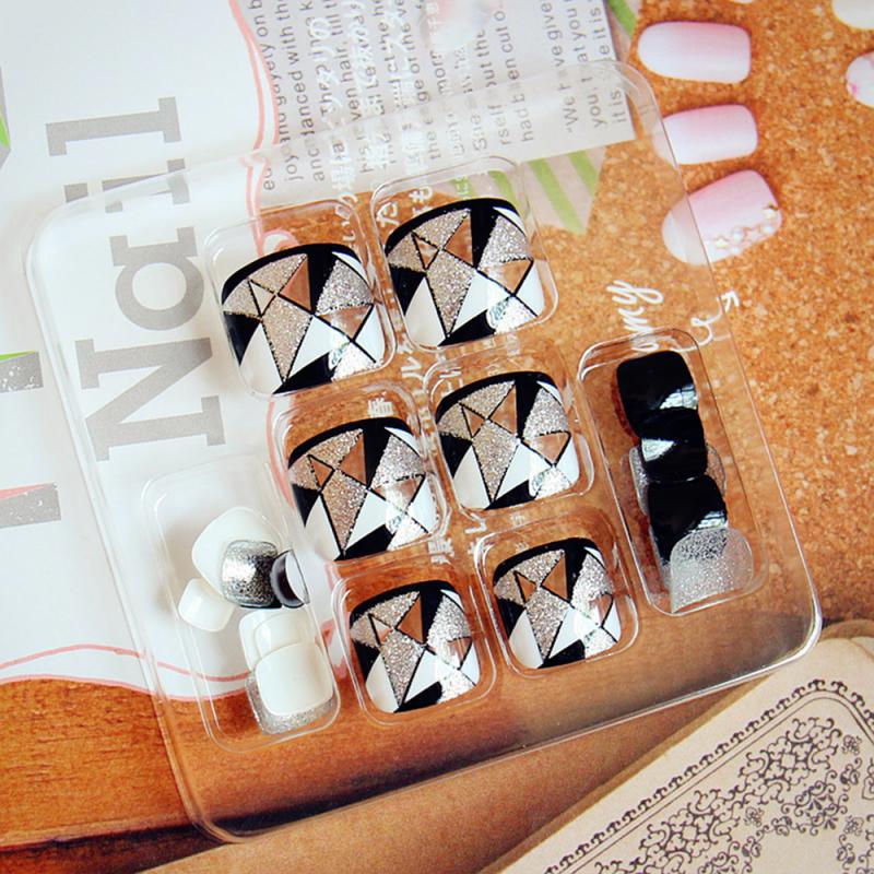 24 pièces populaire ongle Patch Nail Art court faux ongles Patch couverture complète faux ongles artificiels avec des outils de manucure de colle