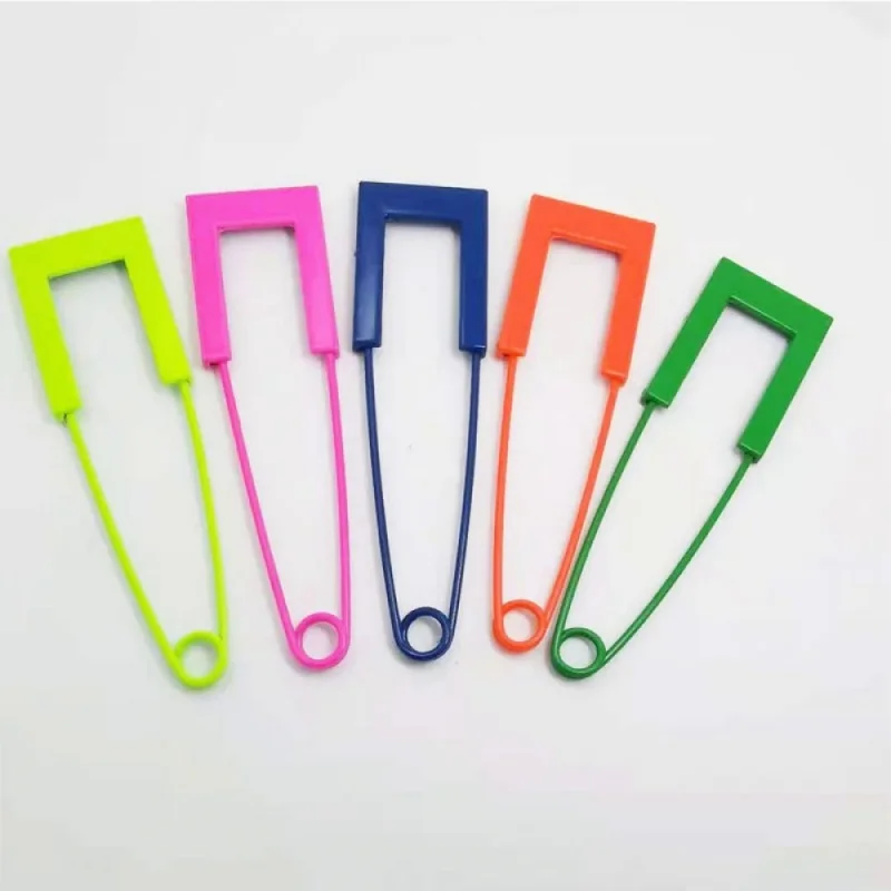 Eenvoudige en verfijnde fluorescerende broche voor truien, pakken, sjaals en hoeden, accessoires voor lieve en schattige dames.