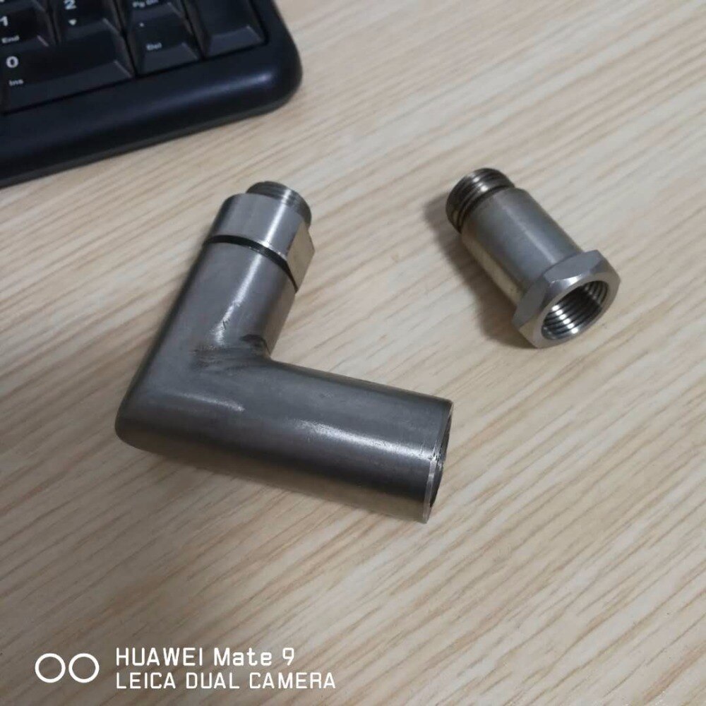 Exhaust O2 oxygen sensor angled extender spacer 90 degree 02 bung extension M18 X 1.5