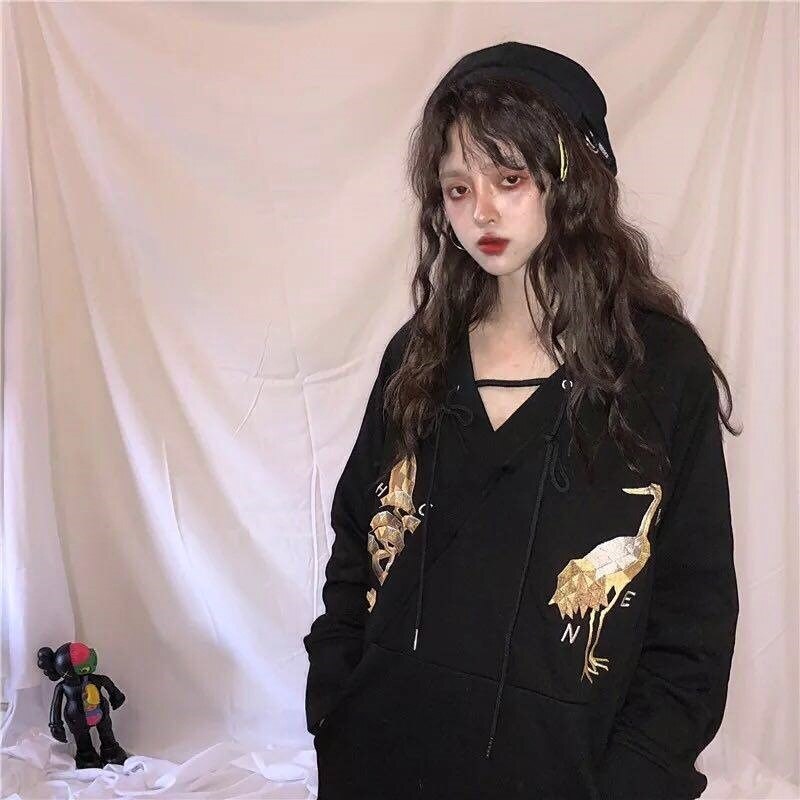 Musta kiinalainen paita harakuju roikkuvat vaatteet naisille kirjonta japanilaiset katuvaatteet naisten hip hop pusero aasialaiset vaatteet 10081
