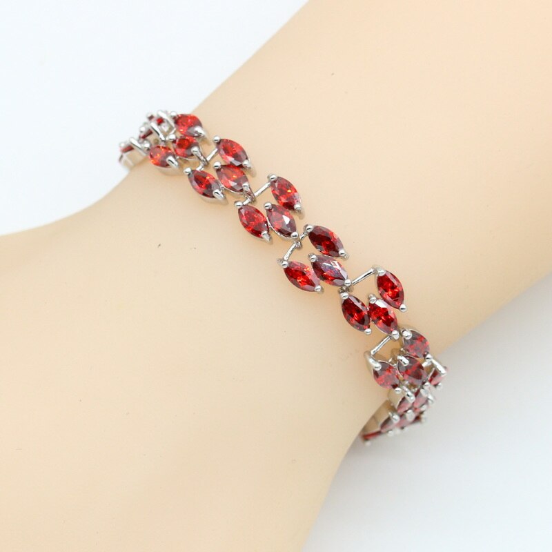 Set di gioielli Color argento con zirconi rossi per le donne forma di fiore ciondolo bracciale orecchini anelli collana confezione regalo