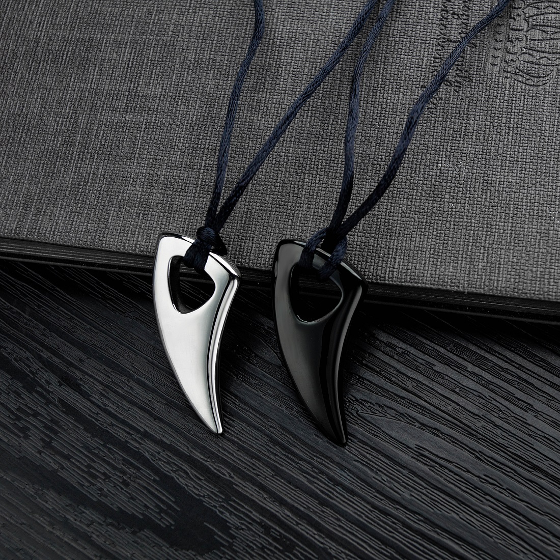 JHSL Male Men Statement Wolf Tooth Pendant Necklace Stainless Steel and Rope Chain Jewelry Boyfriend