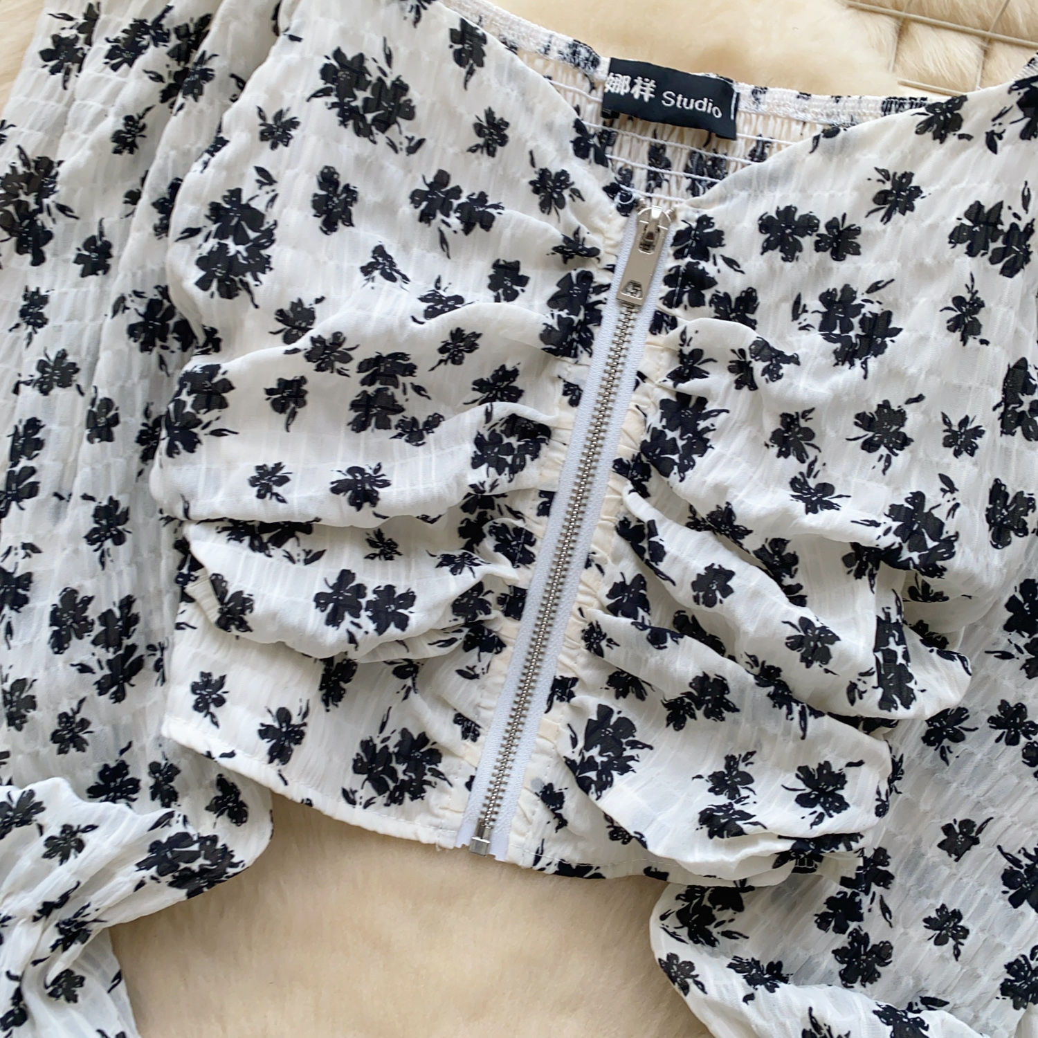 Elegant sexig söt plisserad t-shirt med dragkedja och tryck, crop top, vintage-t-shirts för kvinnor, vår- och sommartröja