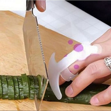 5 stks/partij Glimlach Keuken Accessoires Plastic Vinger Guard Bescherm Uw Vinger Hand Niet Pijn Cut Plantaardige Gereedschap Veiligheid Protector