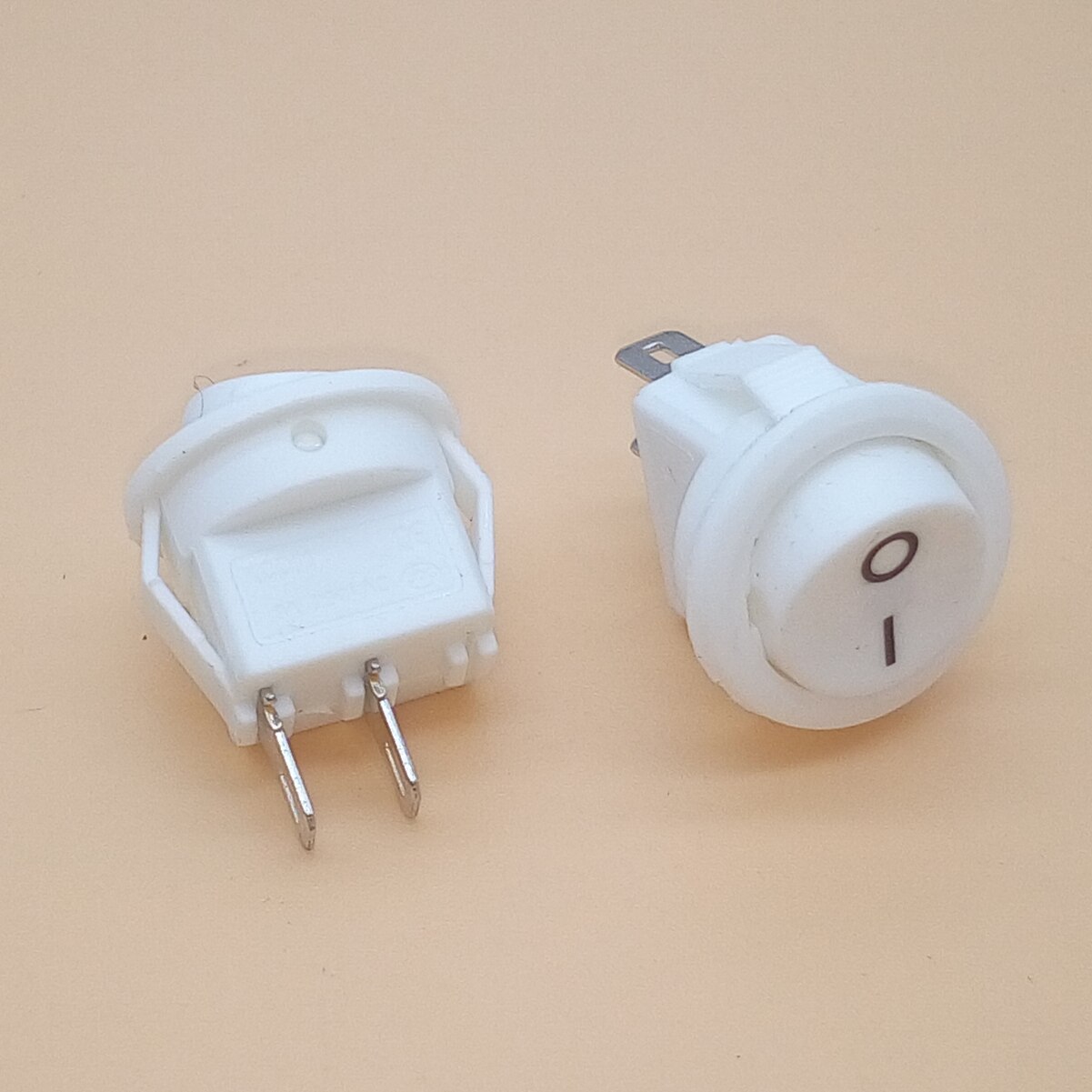 10 stuks ronde tuimelschakelaar 16.5mm 2 pinnen 2 positie aan-uit spst 3a/250v 6a/125v ac zwart