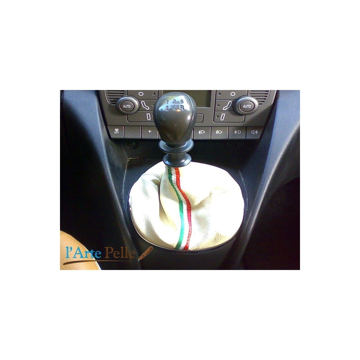 Lancia ypsilon cuffia cambio pelle beige e tricolore