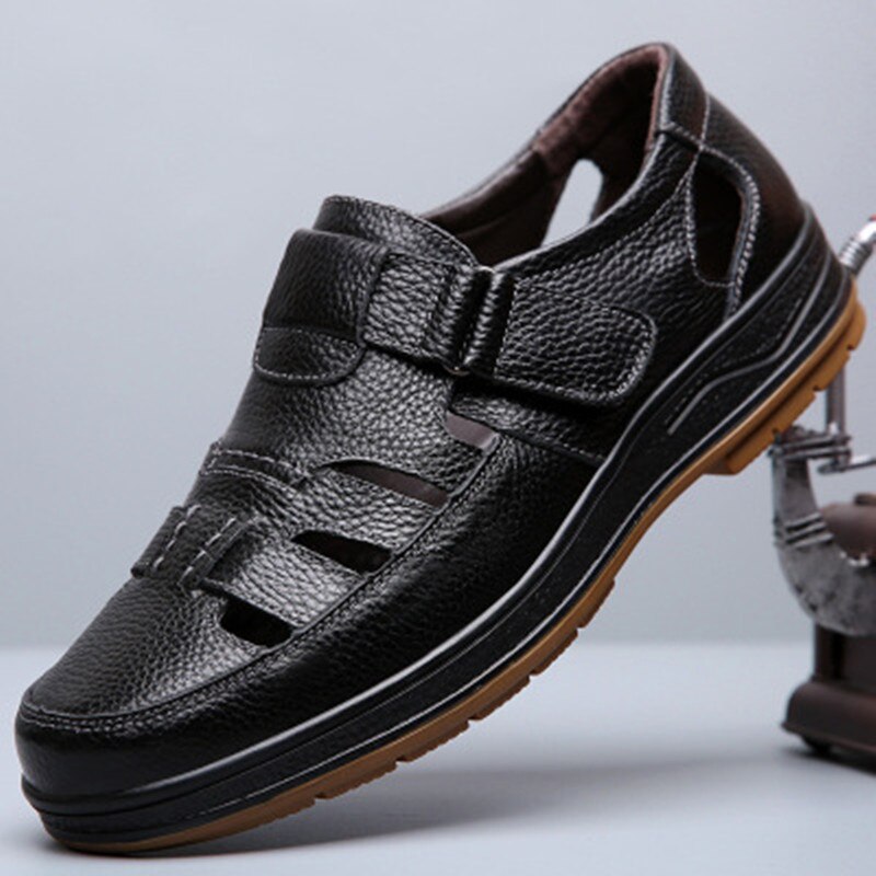 Verano huecos zapatos con agujeros respirables de tendón de carne de vaca fondo antideslizante sandalias medio-edad y ancianos papá Zapatos Baotou sandalias de cuero