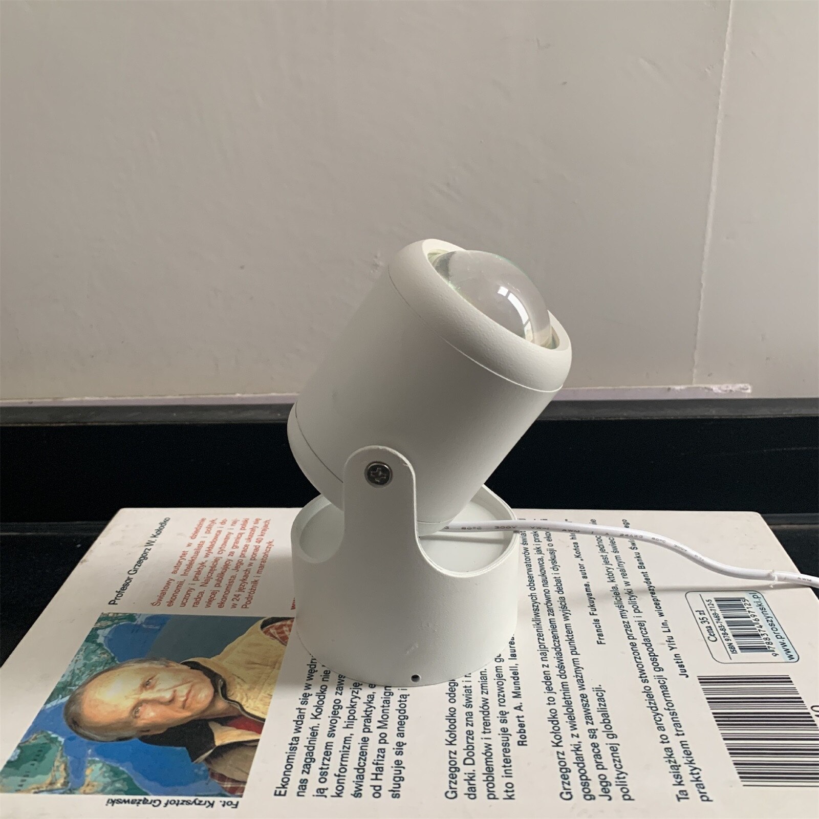 Night Light Projector LED Light 90 Degree Rotating Romantic Atmosphere Light