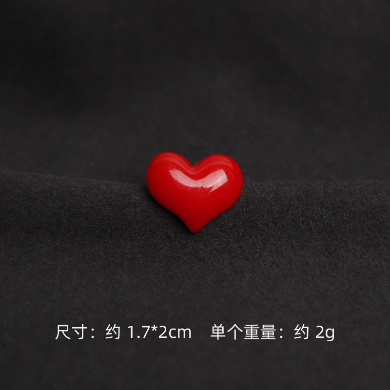 2Pcs Women Cute Red Heart Brooches Romantic Love Heart Resin Pins Mini Decorative Lovers Clothes Bag Accessories