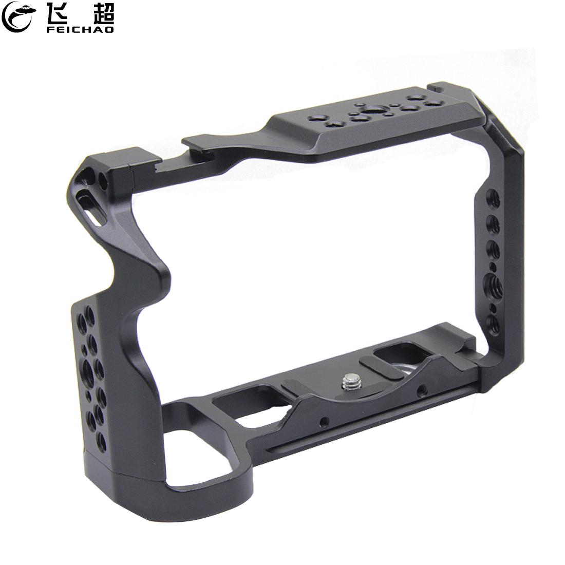 Vlog Camera Cage Rig Vlogging Metal Case for Lumix S5 with Cold Shoe Mount for Microphone DSLR Camera Cage 1/4 3/8 Screw Hole