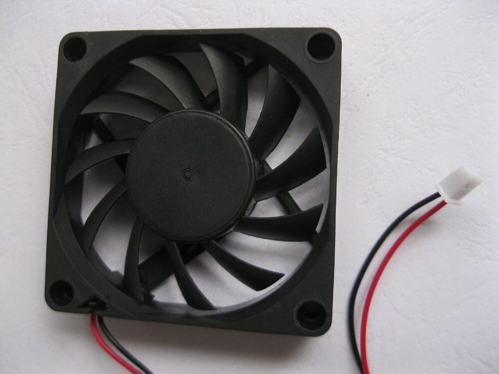 1 stks Borstelloze DC Cooling Fan 11 Blade 7015 s 12 v 70x70x15mm
