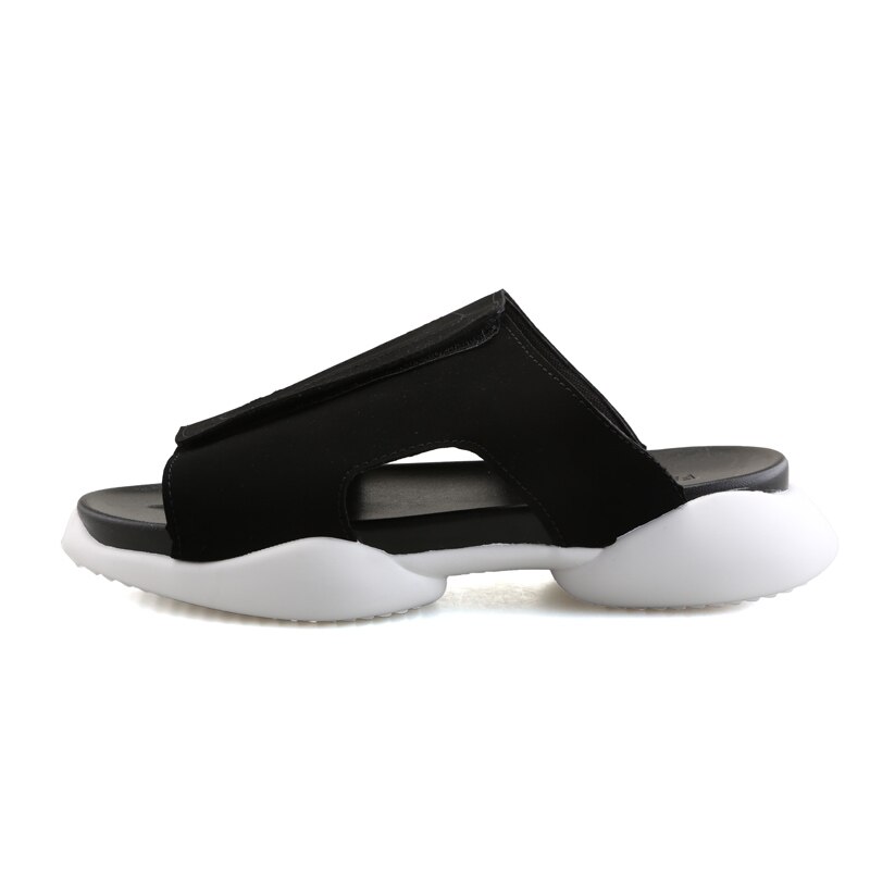 Män slip on gladiator tofflor män designers bekväma strandsandaler män supercoola mule sko män sandaler: Svart vit / 39