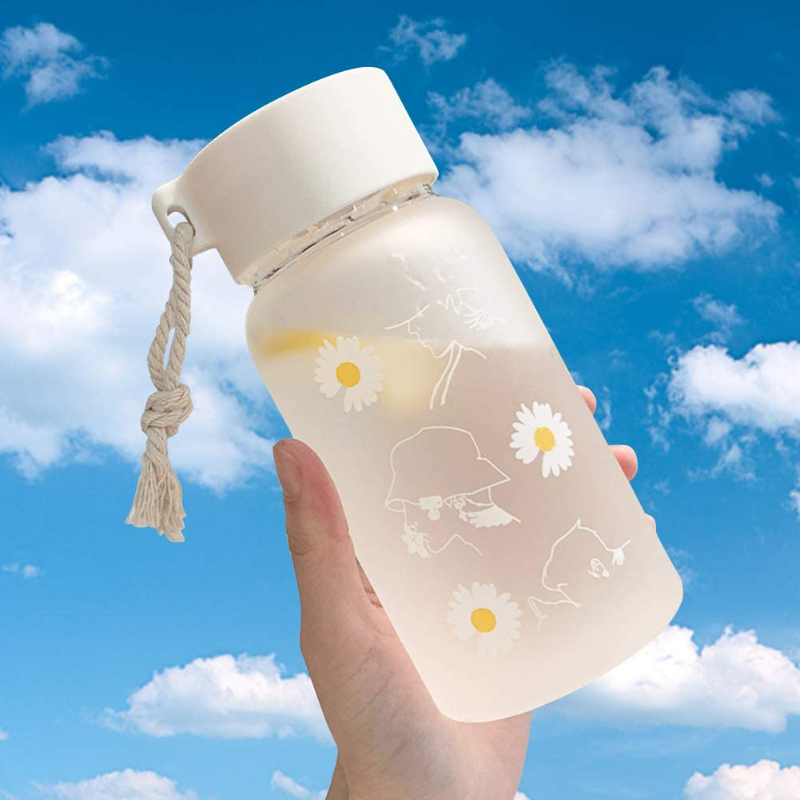 500ml plastikowe butelki na wodę stokrotka przezroczysta butelka BPA bezpłatny odkryty sportowy kubek na wodę kubek robić wody student przenośny kubek z liną