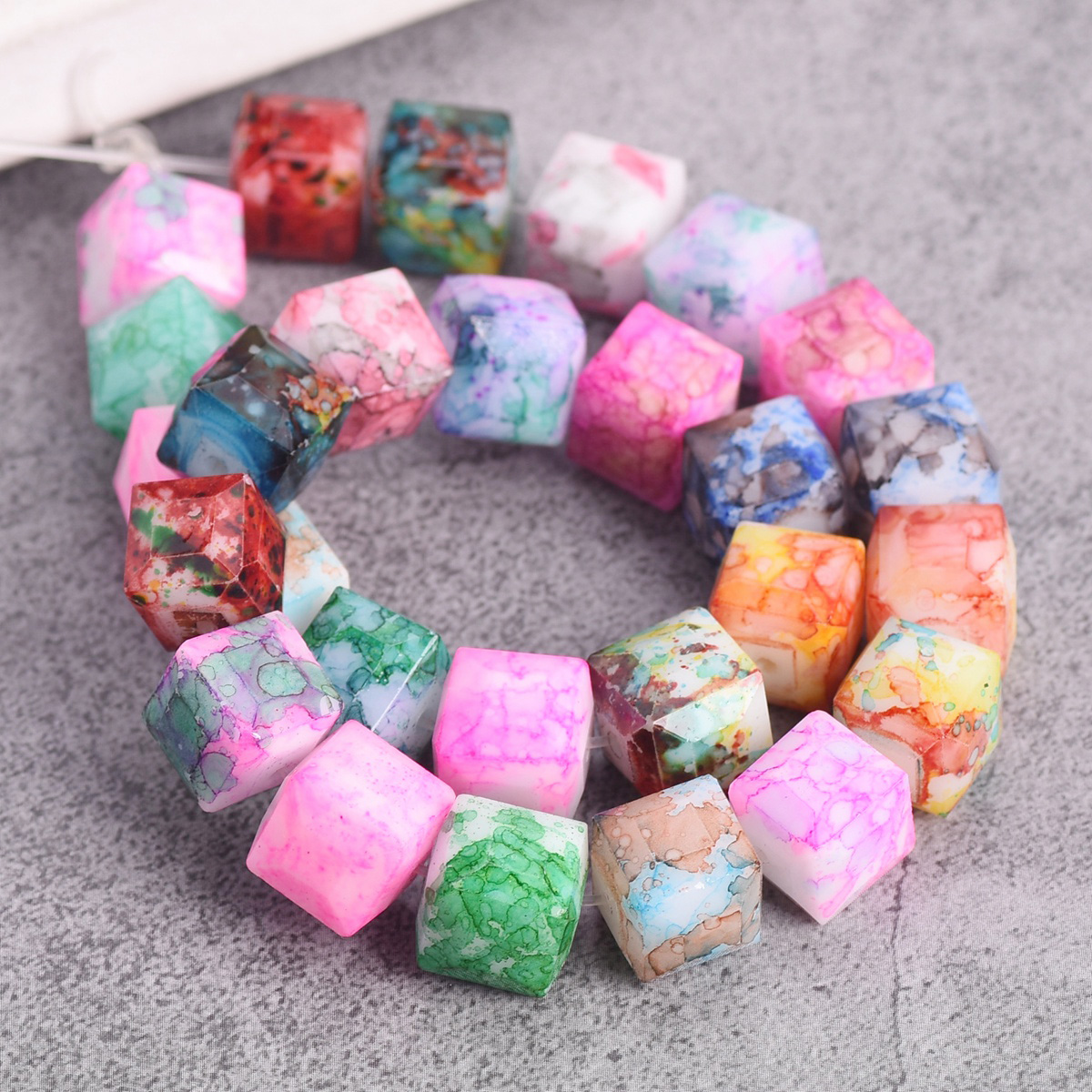 Kleurrijke Bekleed Kubus Vierkant Geslepen 8Mm 10Mm Opaque Glas Losse Ambachten Kralen Lot Voor Sieraden Maken Diy craft Bevindingen