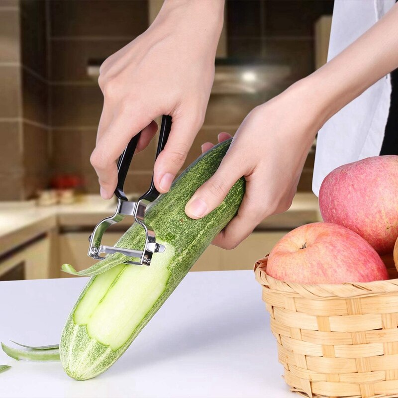 Stainless Steel Vegetable Peeler Is Suitable for All Potatoes