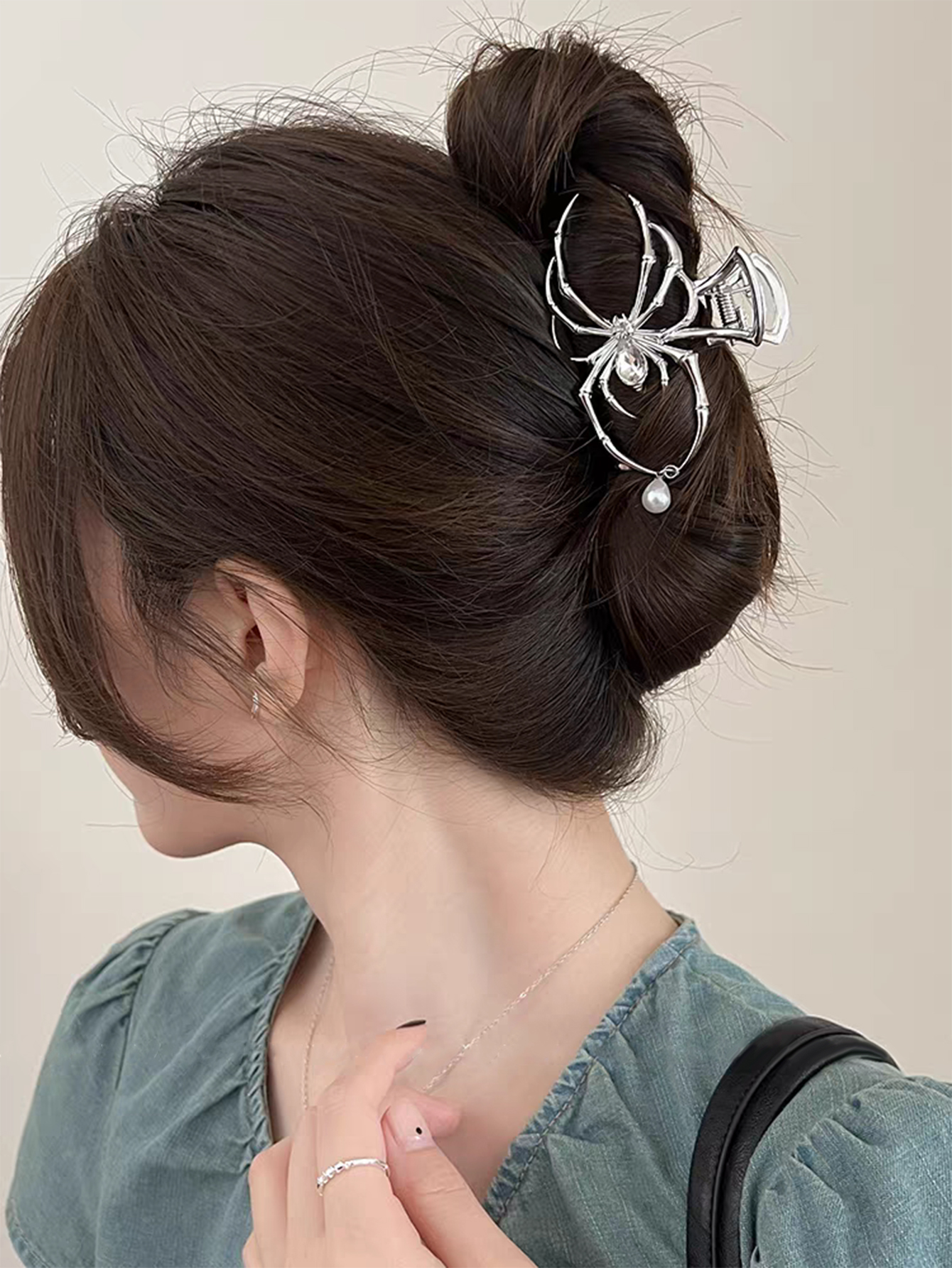 1 Uds. Pinzas en forma de garra para el pelo de araña plateadas grandes para mujer, pinzas para la mandíbula del pelo de sujeción fuerte para cabello grueso y fino, accesorios para el cabello de Halloween
