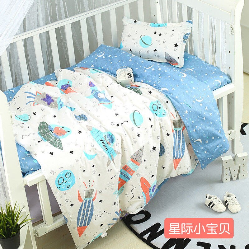 3 stk / sæt univers plads mønster krybbe sengetøj sæt bomuld baby sengetøj inkluderer pudebetræk lagen dynetæppe uden fyldstof: Xing ji xiao bao bei
