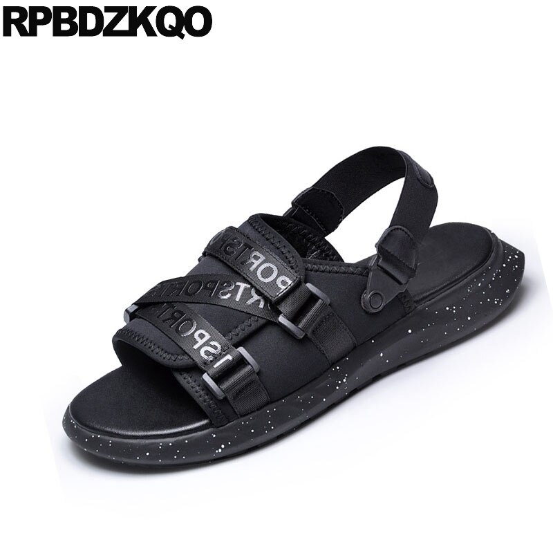 Japanse Schoenen Ademend Waterdicht Riem Casual Mode Zwarte Platte Inheemse Strand Heren Sandalen Zomer Outdoor