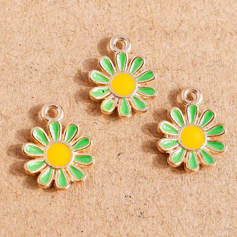 10 Uds. De abalorios de flor Margarita esmaltada, Color caramelo, 11x15mm, para hacer colgantes, collares, pendientes, pulseras, accesorios de joyería DIY: Green Color