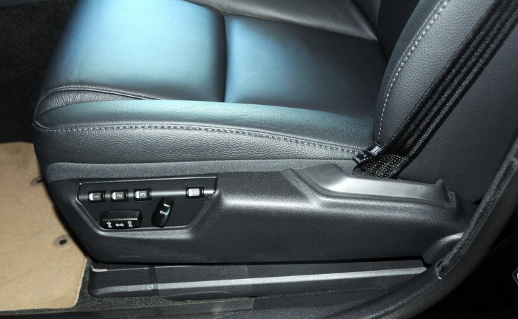 TSALON 39866788 Garniture De Panneau Latéral De Siège Avant Gauche En Plastique Noir Compatible Avec Volvo XC90 MK1 2007-2016