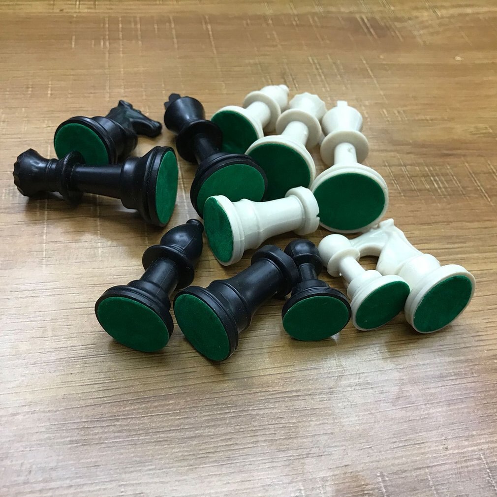 Compact Size 65MM 32 Medieval Chess Pieces/Plastic Complete Chessmen International Word Chess Game Entertainment