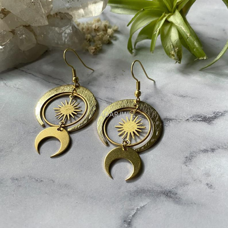 Sol Incompatibilidade Estrela e Lua Brincos para Mulheres, Celestial Moonchild Charme, Rosto com BOHO, Criatividade Jóias, Cor Dourada, Novo Presente: Cor dourada amarelo claro