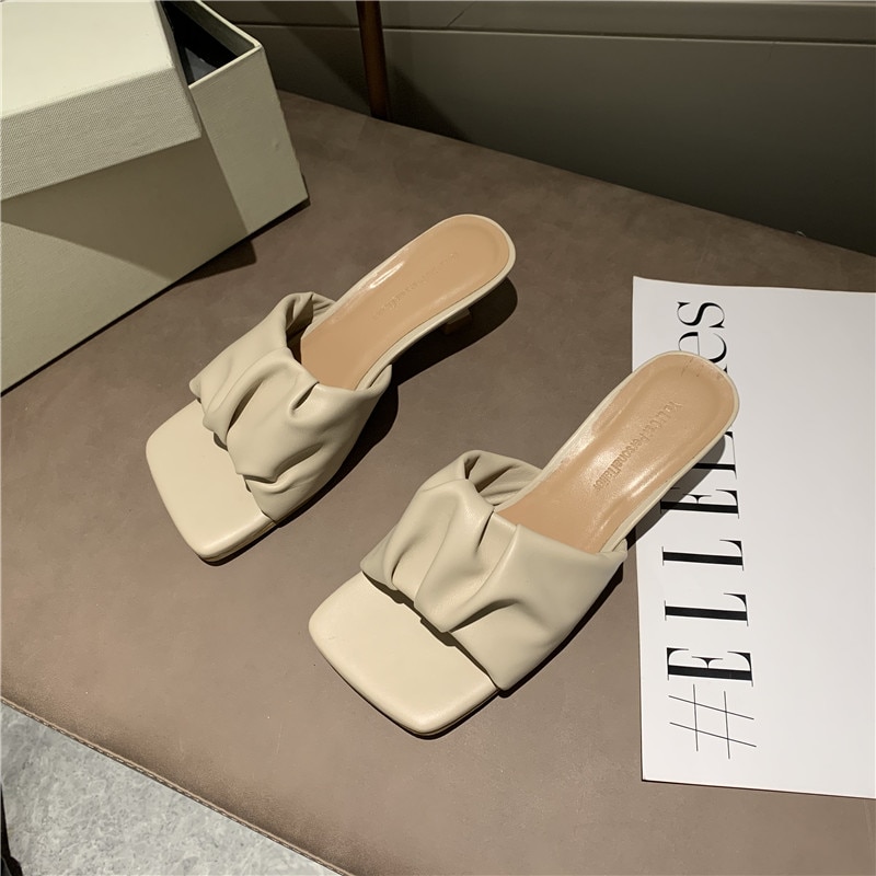 Kvinnor tofflor låga tunna klackar glidskor skor temperament ord damskor grunt slip on sommarklänning mulor flip flops