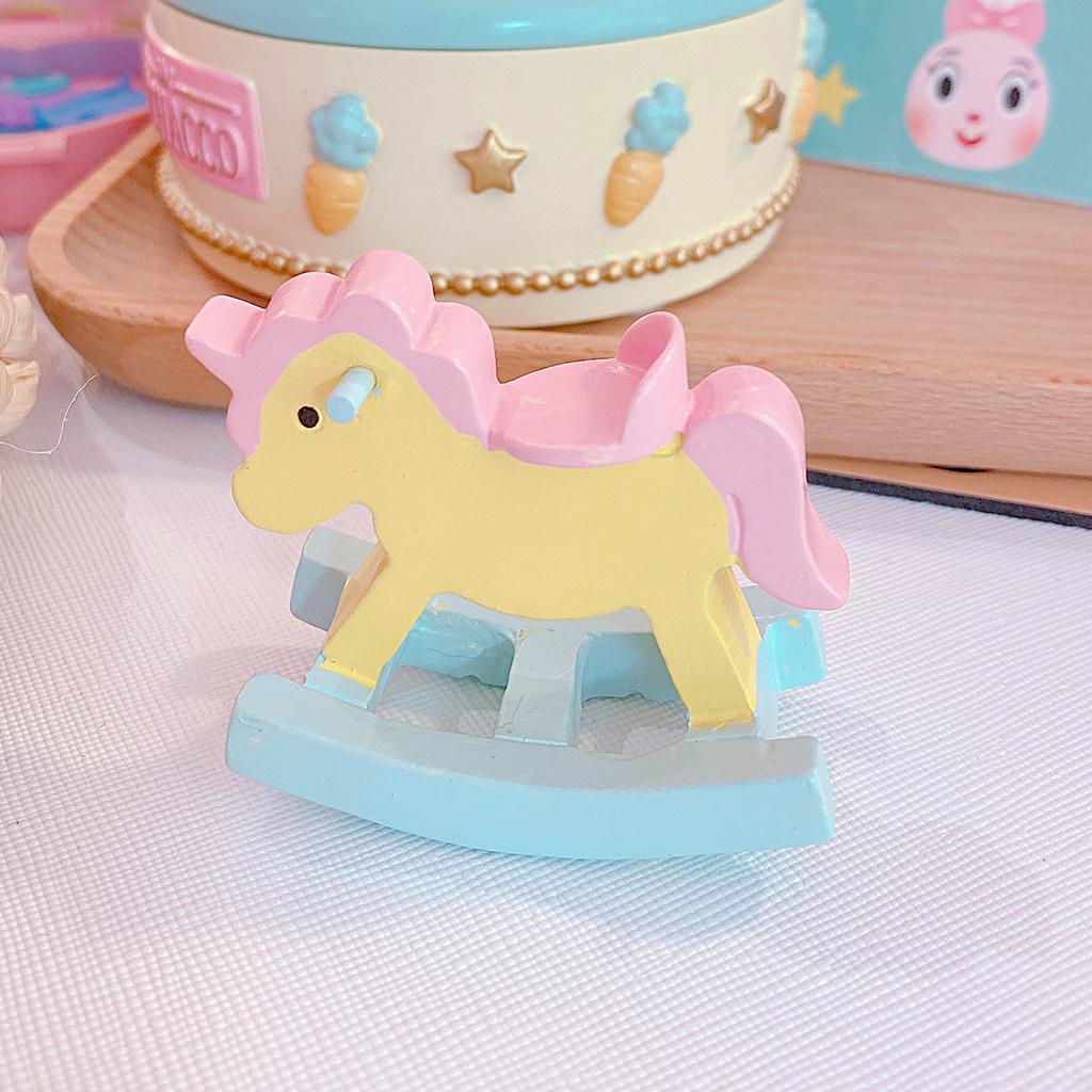 Cartoon Dollhouse Furniture Wedding Cake Topper Model Statue Accessories: Wooden Horse