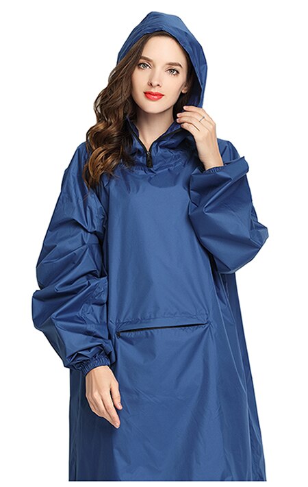 Stilfuld vandtæt regnjakke fra poncho til damer med #39 og stor lomme foran.: Dyb blå