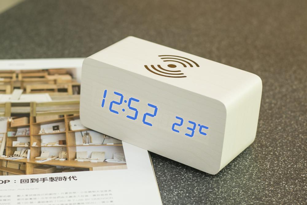 Wooden LED Electric Digital Alarm Clock Multifunctional Thermometer Clock Mobile phone Wireless Charging Clock: 7