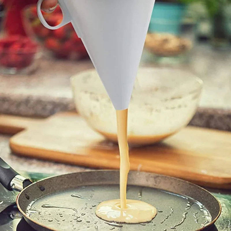 batter separator, cake baking tool, chocolate dispenser, cup, funnel, Handheld cake dispenser