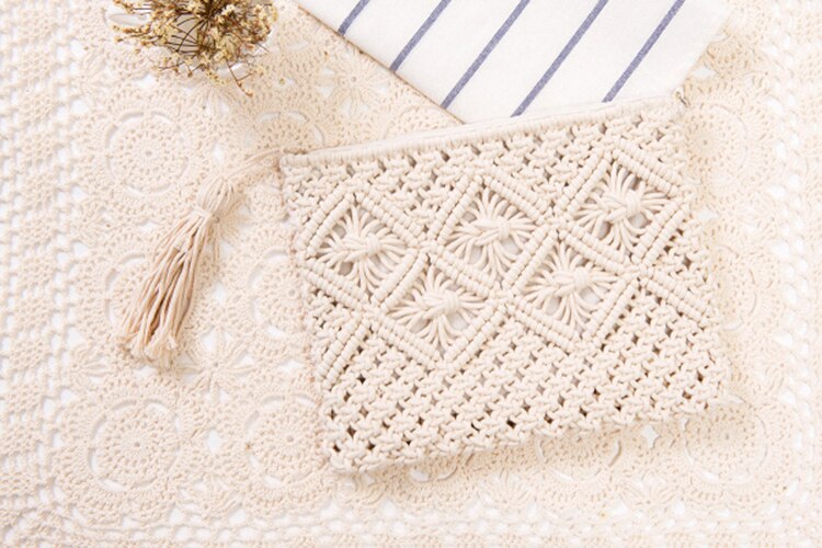 National Style Woven Bags Clutch Hollow Out Straw Handbags Vintage Rattan Beach Bag String Knitted Tassel Hand Tote