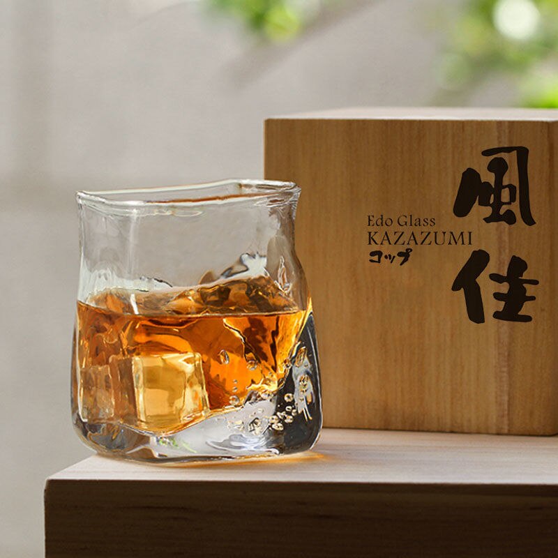 Handgjord japansk whiskykonstverk vinkopp vindhållande slumpmässig modellering whiskyglas edo kazazumi