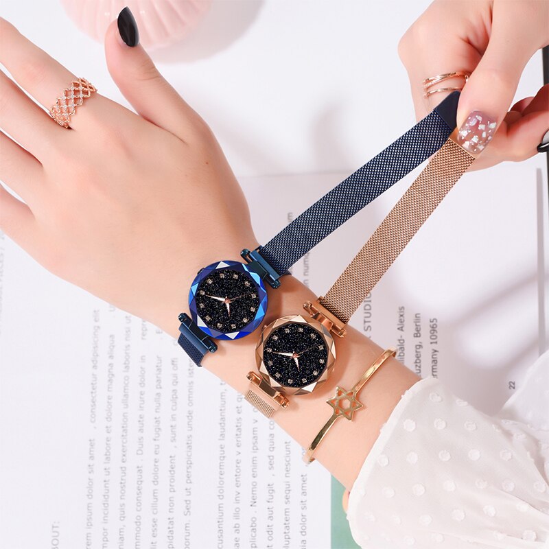 Luxe Rose Goud Vrouwen Armband Horloges Minimalisme Sterrenhemel Magneet Gesp Mode Klok Romeinse Cijfer Wijzerplaat Dames Horloge