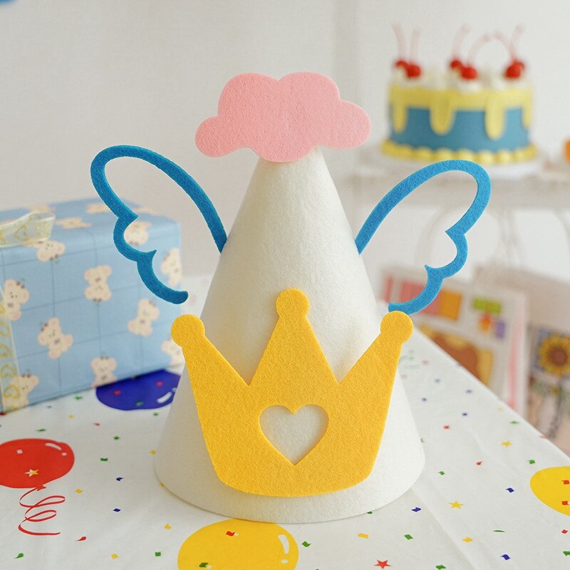 Ins Crown Birthday Hat with Wing Stars Adult Children Felt Party Hats Party Decor Kids Accessories Happy Birthday Decoration: White