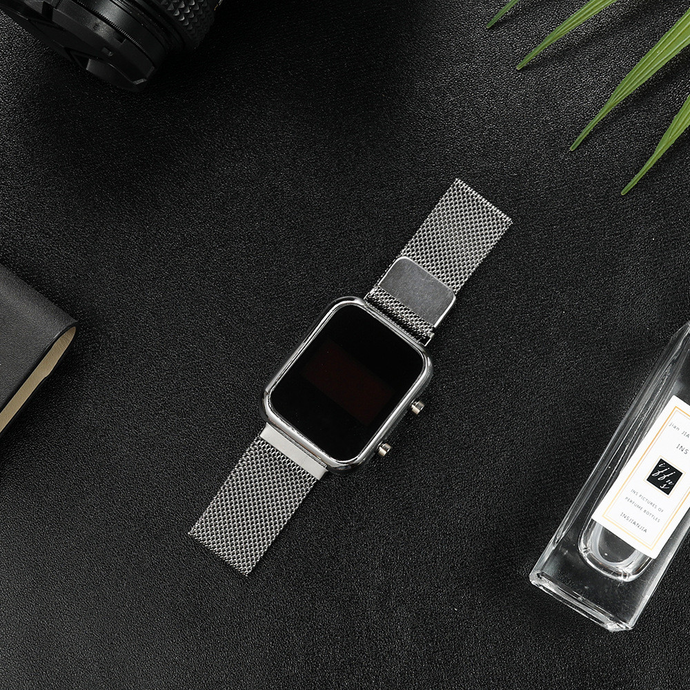 Luxus Gold Splitter männer Digitale Uhr Wasserdicht Einfache Metall Magnetische LED Armbanduhr Diaplay Zeit Datum Herren Elektronische Uhr