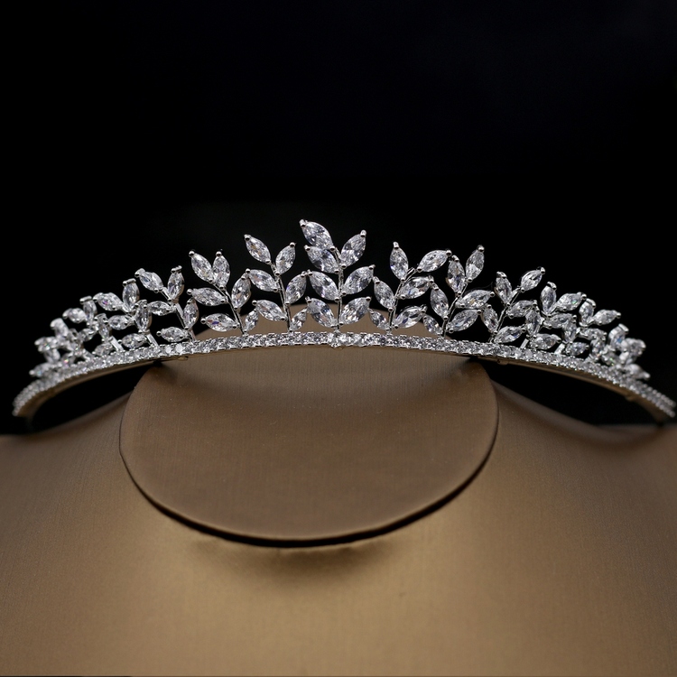 3 Stck Zirkonia Schmuck einstellen Marquise schneiden Zirkon Anlage Prinzessin Hochzeit Tiara Krone Frauen Halsketten Ohrringe: Tiara