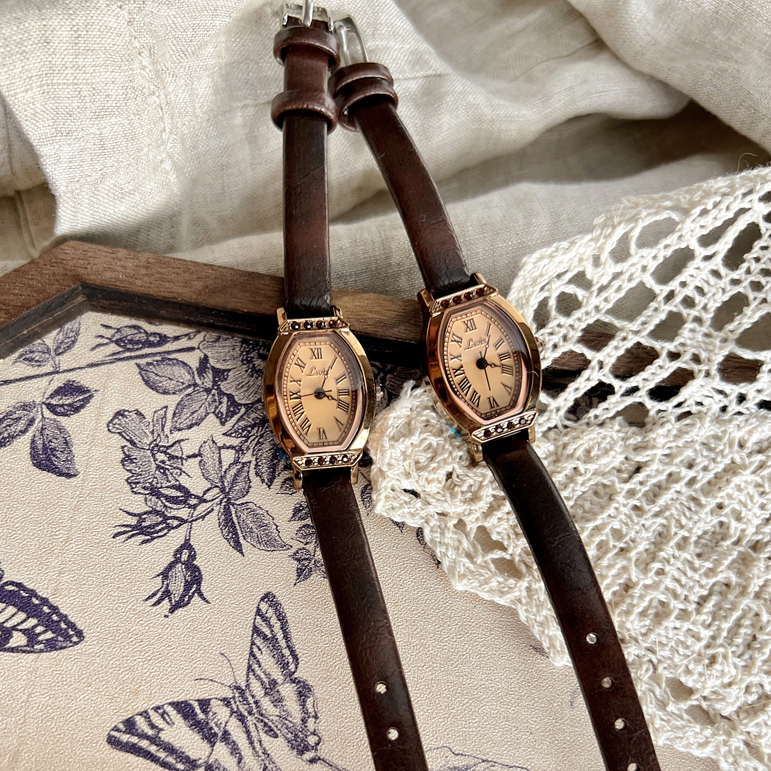 Reloj con correa de cuero marrón café para mujer, informal, Vintage, , esfera de reloj con forma de barril a la con decoración de diamantes de imitación, 1 ud.