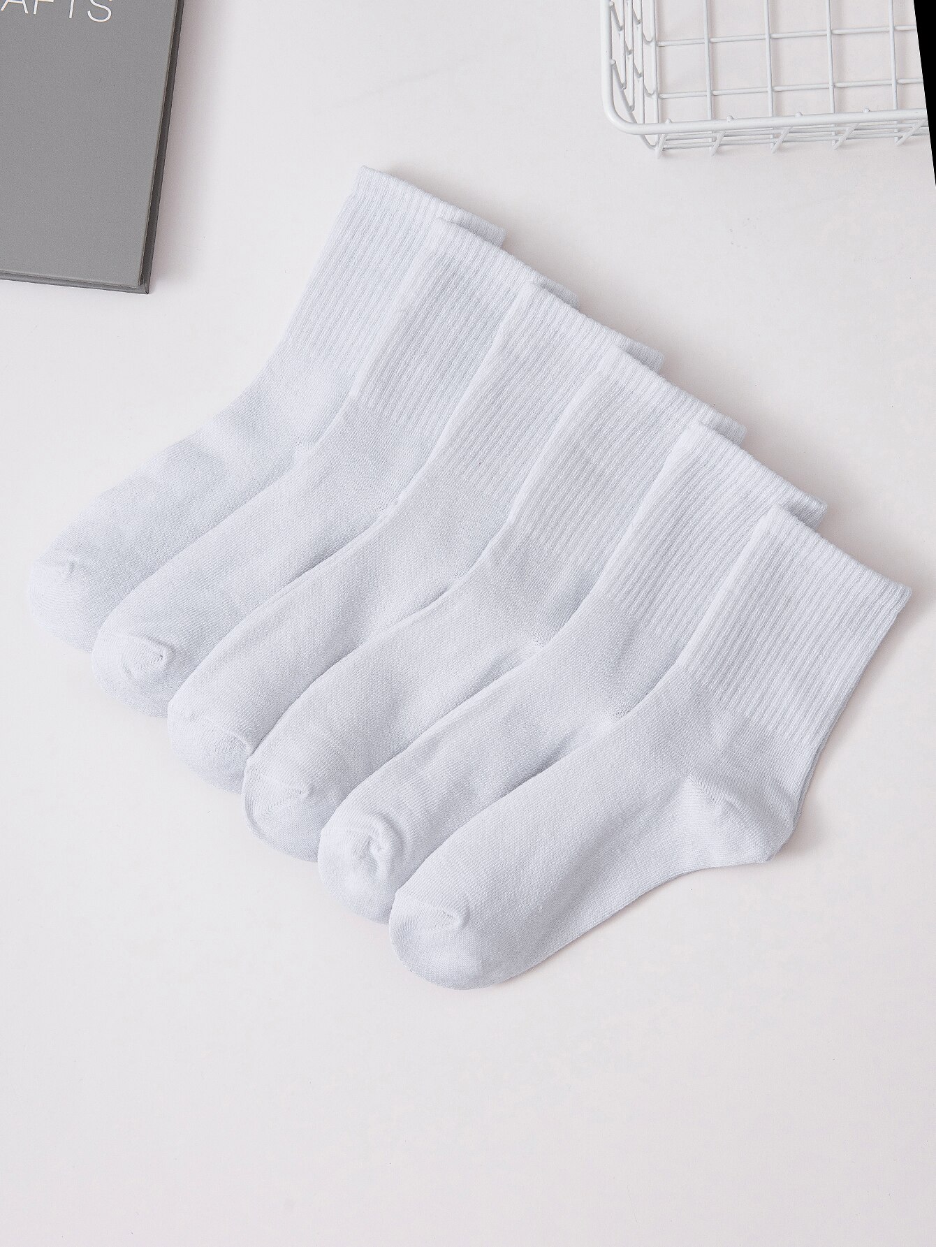 6 paires de chaussettes Tube moyen pour hommes et femmes, couleur unie en blanc et noir, Absorption de la sueur, respirantes et décontractées
