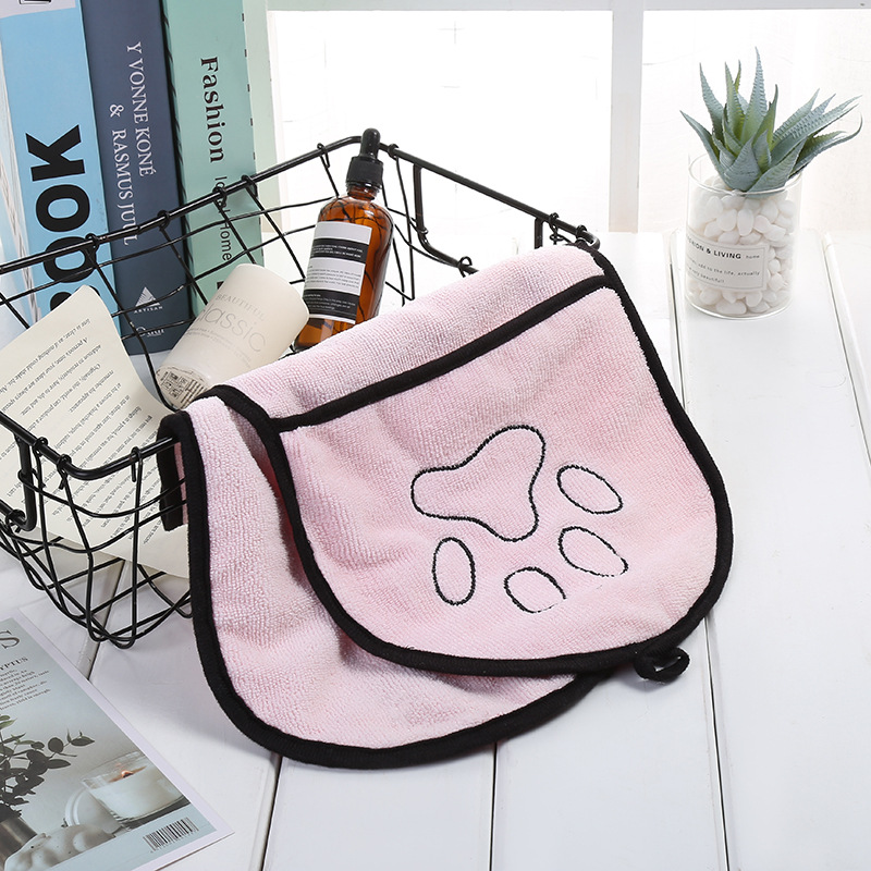 Ręcznik dla zwierzaka szybkoschnący ręcznik dla psa szlafrok miękkie włókno chłonny ręcznik kąpielowy dla kota wygodny czyszczenie zwierząt akcesoria dla zwierząt myjki: Różowy