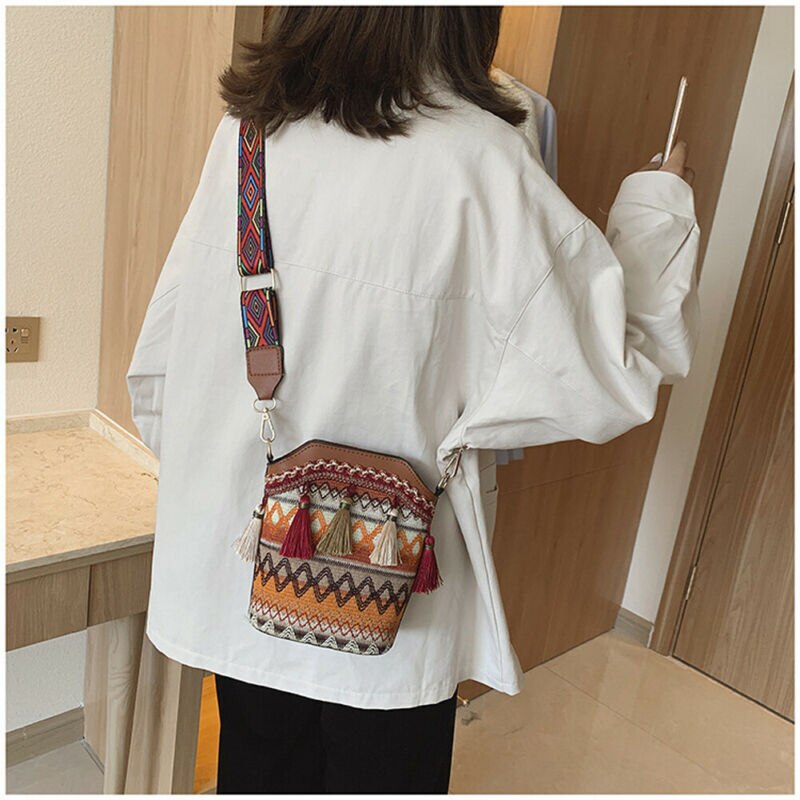 Sac à bandoulière avec pompon pour femmes, ethnique, broderie miroir Hippie, sac à bandoulière