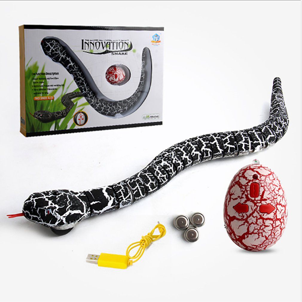 Fjernbetjening slange klapperslange dyr trick skræmmende ondskabs legetøj genopladelig sjov joke: Sort